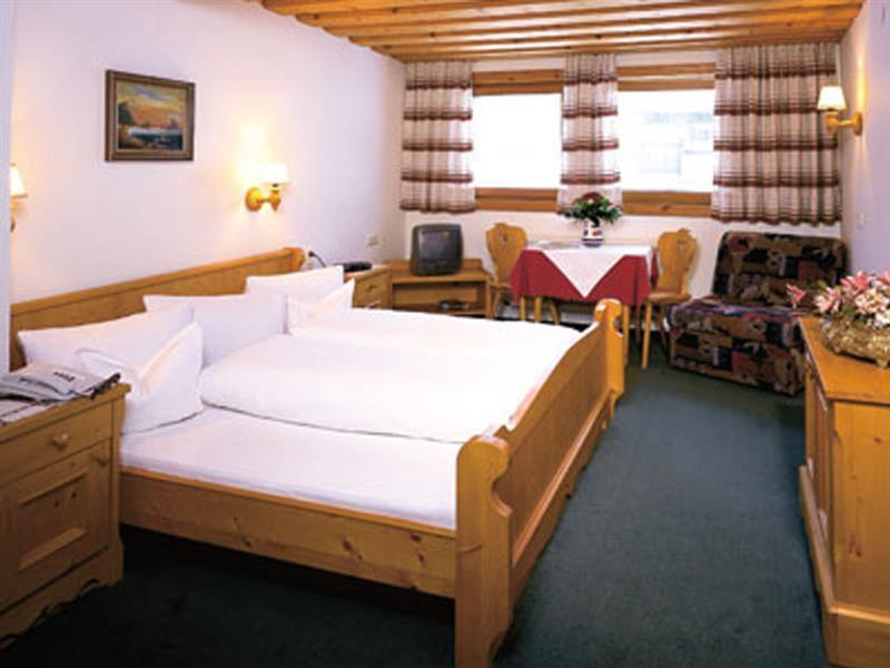 Hotel Tirolerhof Sankt Anton am Arlberg Bagian luar foto